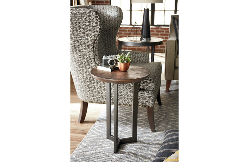 Hammary GREYSTON-HAMILTON ROUND CHAIRSIDE TABLE