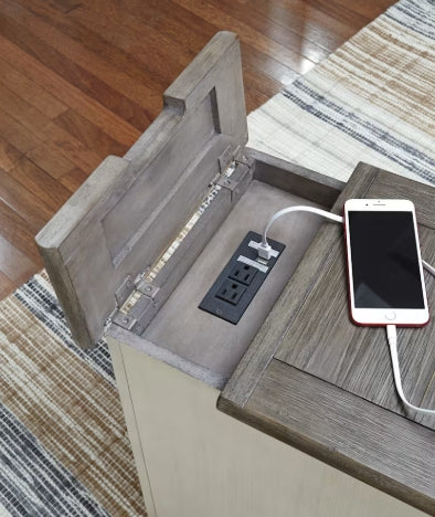 ASHLEY Bolanburg End Table