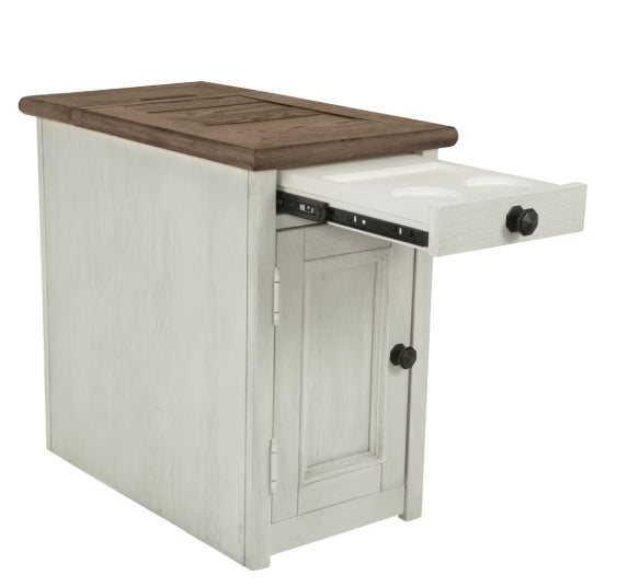 ASHLEY Bolanburg End Table