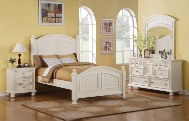 Farmhouse Bay Bed + 2 Nightstands