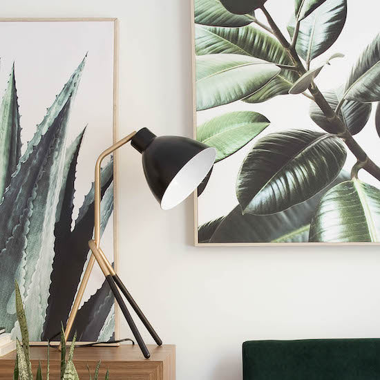 Style in Form Heron Table Lamp – Gold/Black