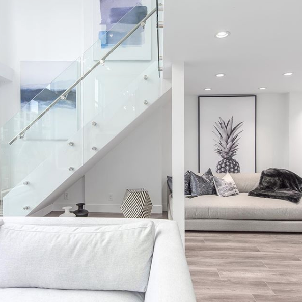 Style in Form Canvas Wall Decor – Pineapple