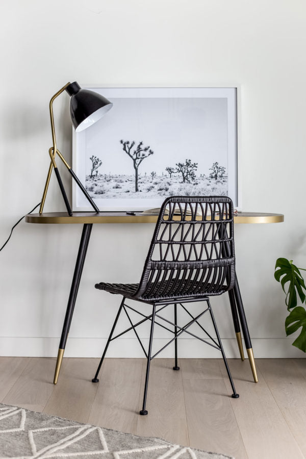 Style in Form Heron Table Lamp – Gold/Black